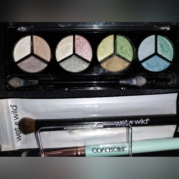 Makeup Bundle, 4 Items - Picture 5 of 8